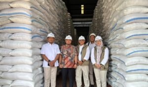 Anggota Komisi III DPR RI Fraksi Partai Gerindra, Bimantoro Wiyono, Tinjau Gudang Bulog Candirejo Nganjuk