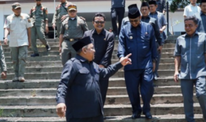 Kang Budi Azhar Senyum dan Kebahagiaan dalam Dialektika Hidup