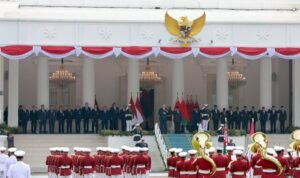 Diiringi Tari Enggang, Prabowo Sambut Hangat Presiden Belarus di Istana Merdeka
